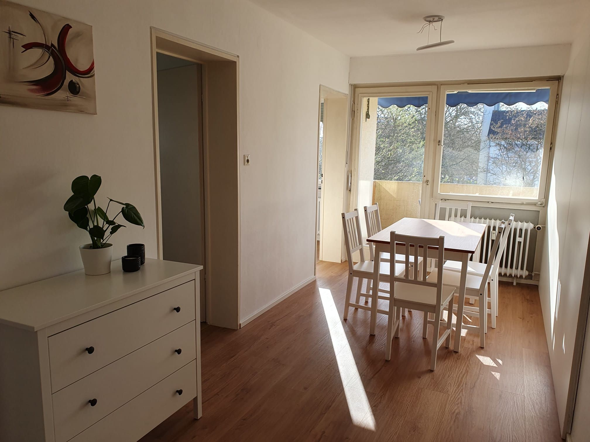  4-Zimmer-Wohnung - Balkon - Ideale Lage - Bahnhofsnähe  -  4-Zimmer-Wohnung - Balkon - ideale Lage - Bahnhofsnähe  - Gallery -  4