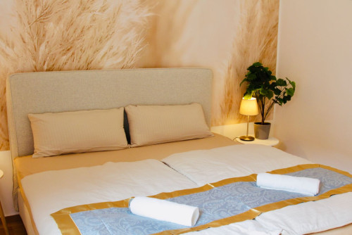Möbliertes Appartement | 95qm | 6 Personen | 2 Schlafzimmer | Roof Top | Luxus