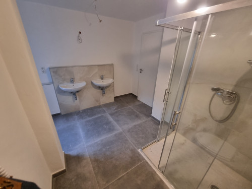 Modern fully furnished apartment (4 rooms, kitchen, bathroom, terrace, storage room)