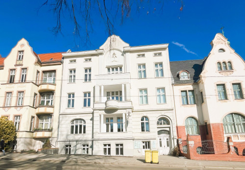Large 170sqm apartment with 2 parking spaces