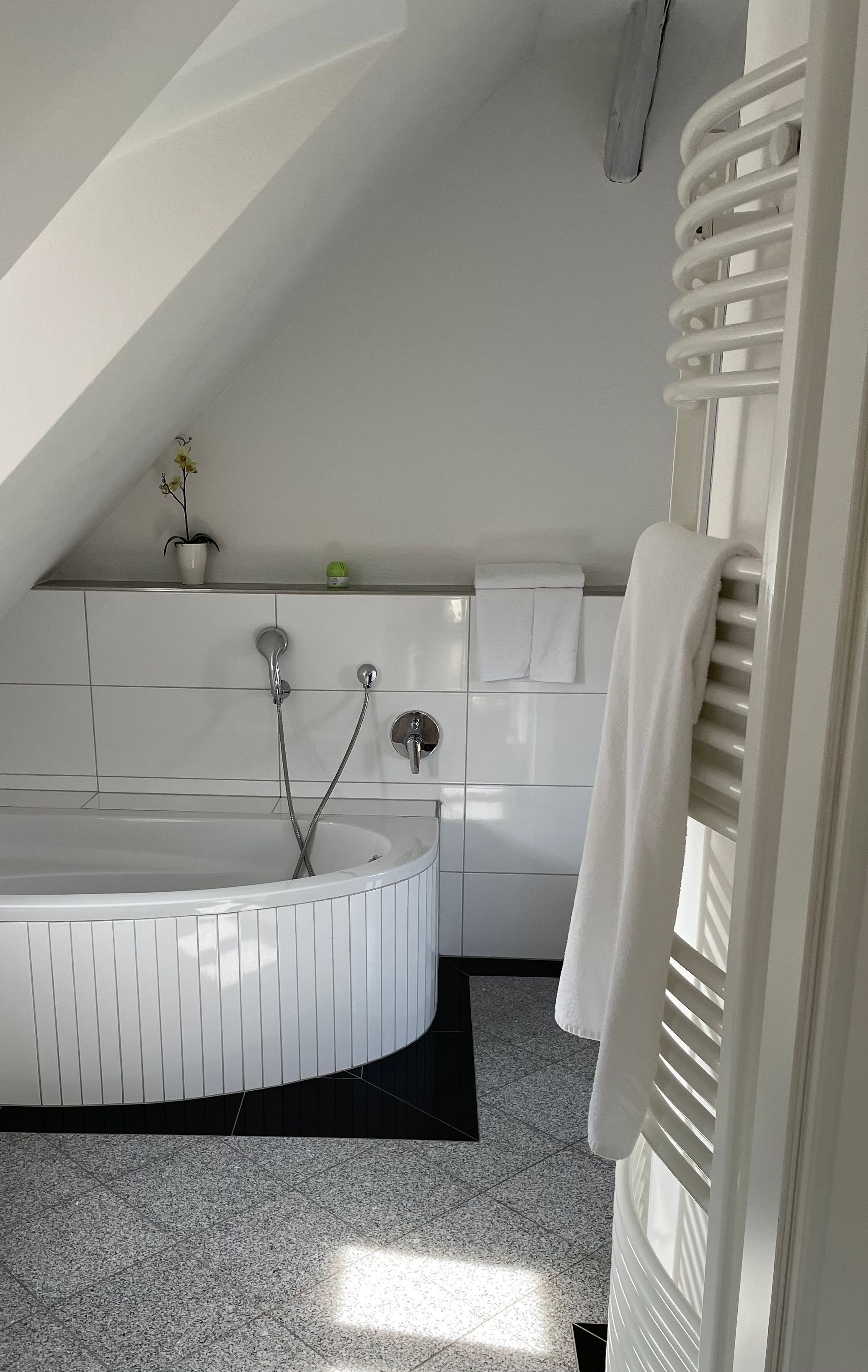Fashionable Loft In Quiet Street - 2