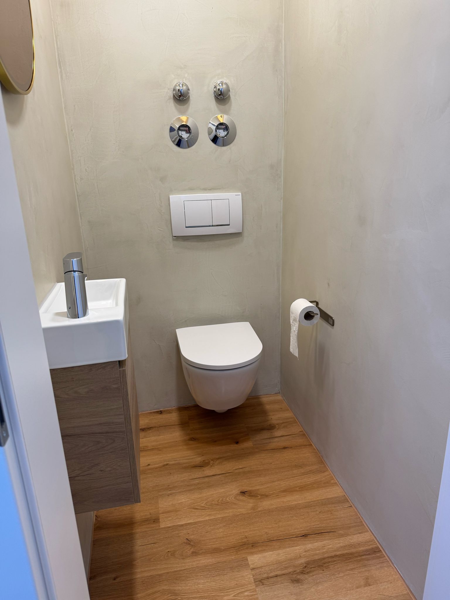Stylish 2-Room Apartment – All-Inclusive & Ready To Move In! - 6
