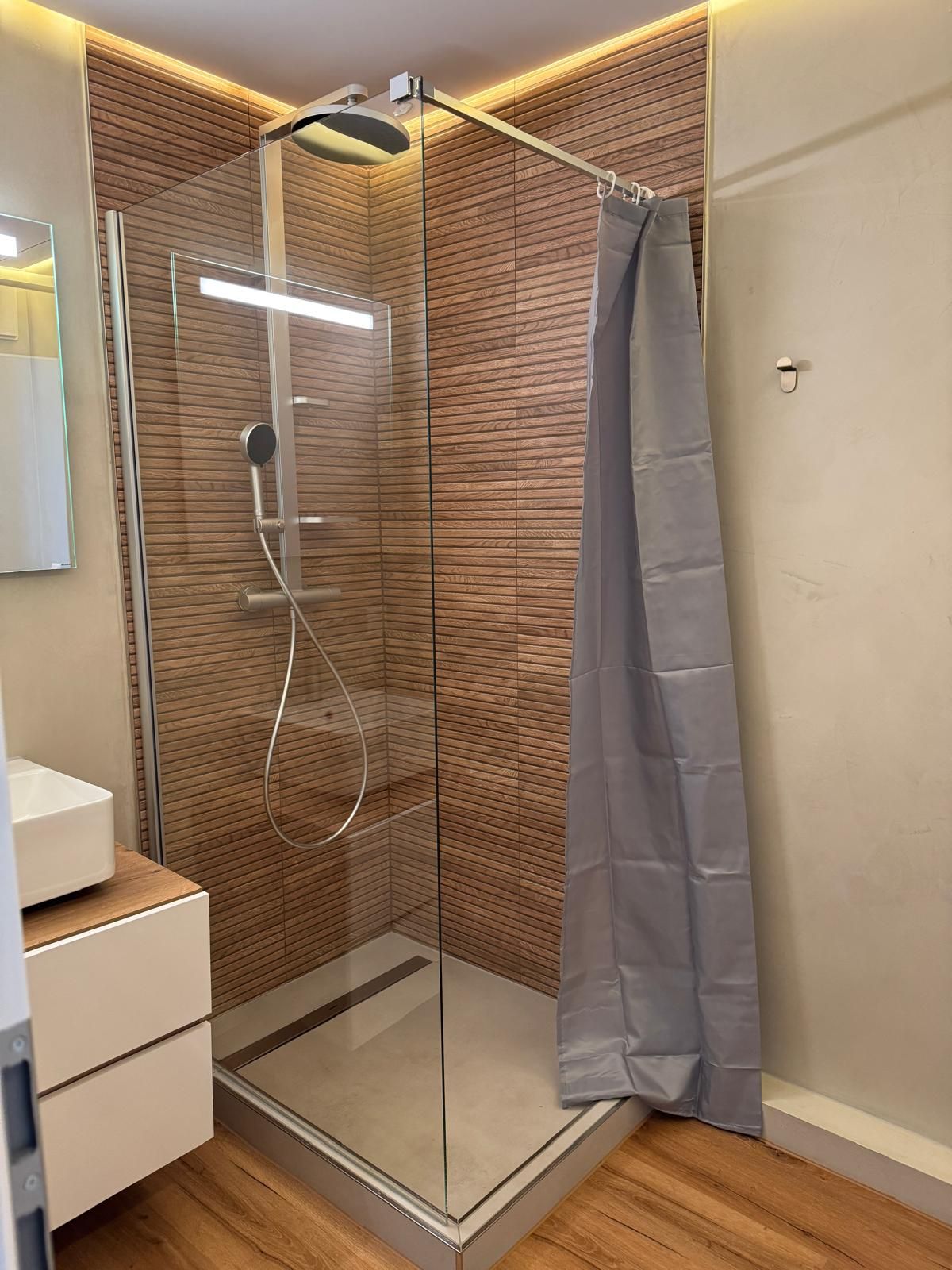 Stylish 2-Room Apartment – All-Inclusive & Ready To Move In! - 13