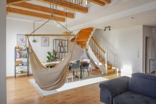 Bright & nice home in Mering