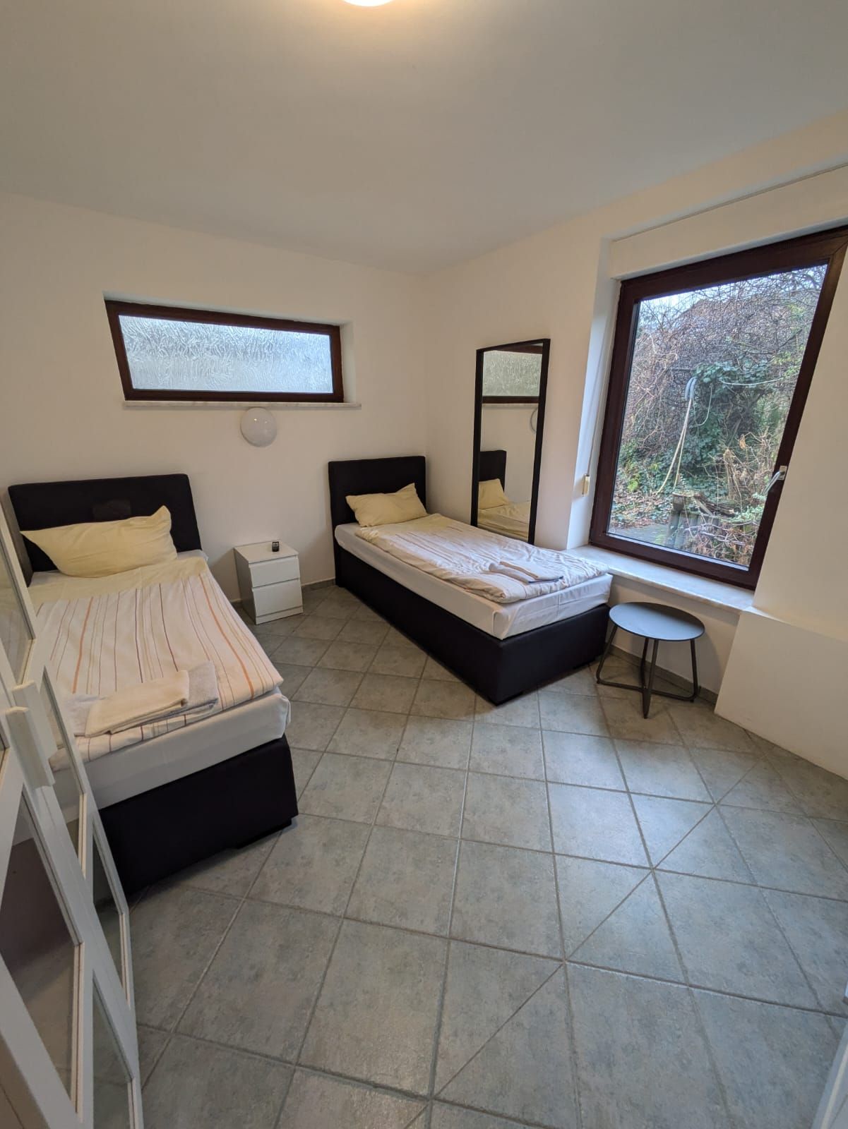  Modern 3-Bedroom Apartment With TV In Every Room & Covered Terrace  -  Modern 3-Bedroom Apartment with TV in Every Room & Covered Terrace  - Gallery -  14