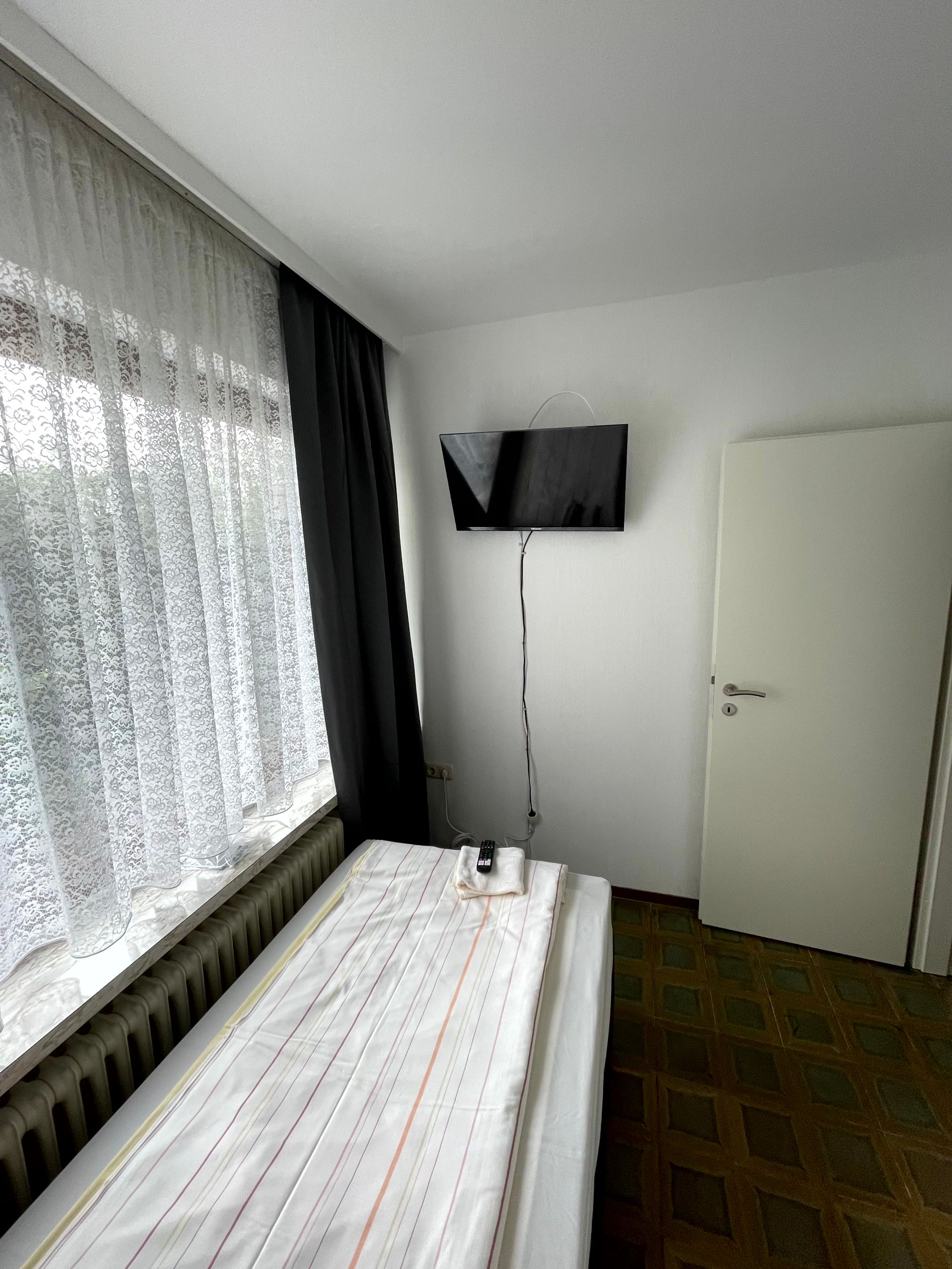 Charming Apartment In A Quiet Location With Ideal Connections - Charming apartment in a quiet location with ideal connections - Gallery - 8