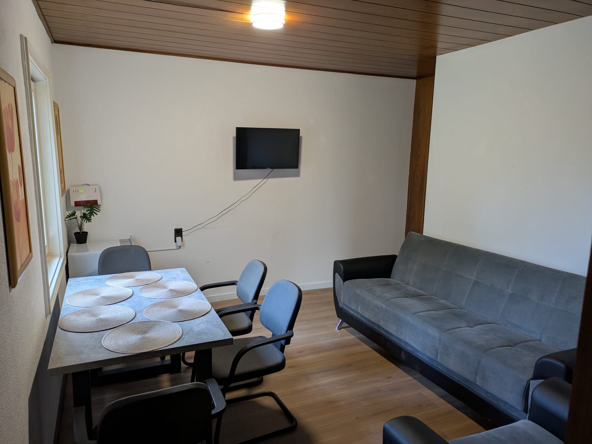 Charming Apartment In A Quiet Location With Ideal Connections - Charming apartment in a quiet location with ideal connections - Gallery - 2
