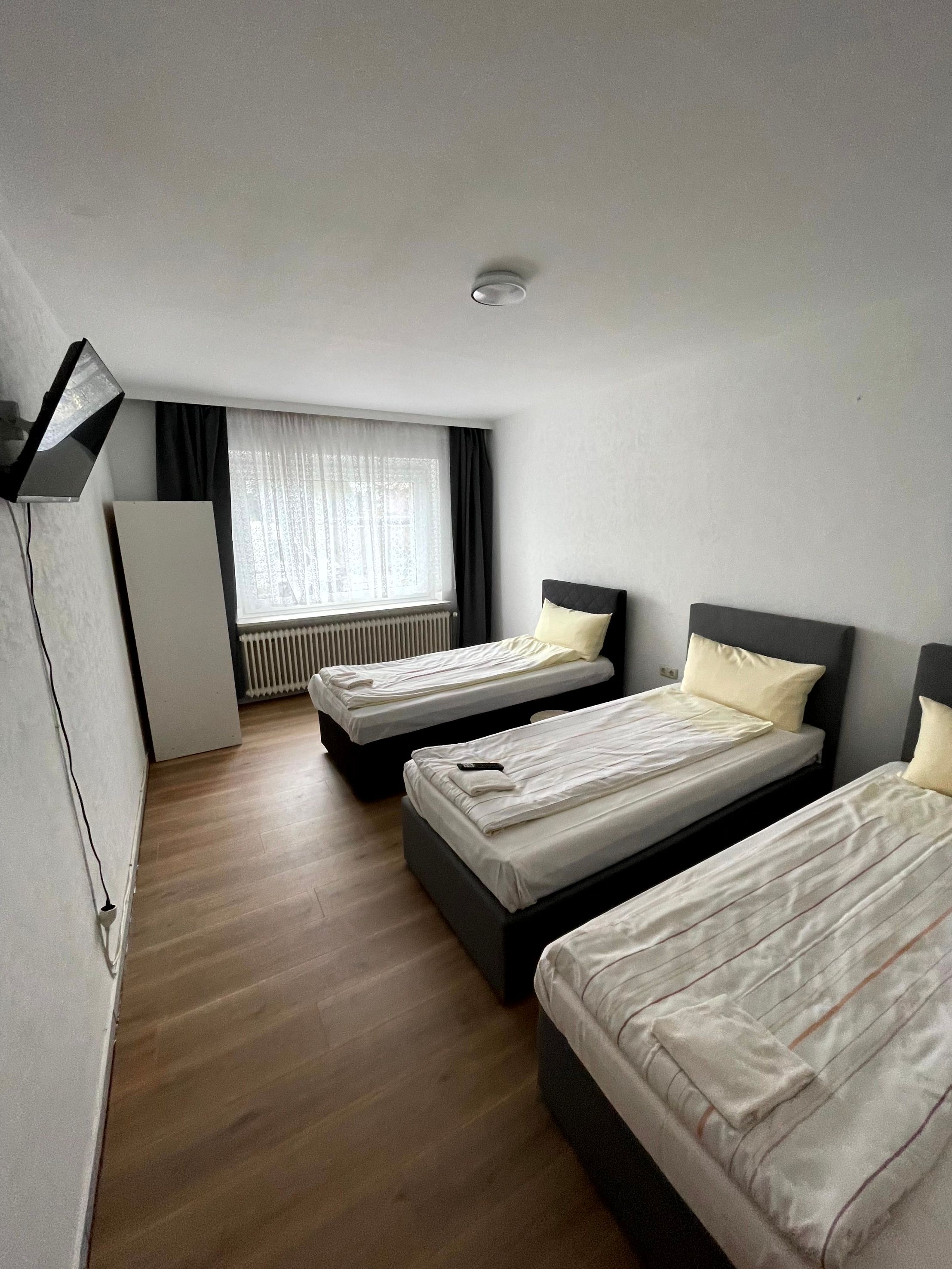 Charming Apartment In A Quiet Location With Ideal Connections - Charming apartment in a quiet location with ideal connections - Gallery - 6