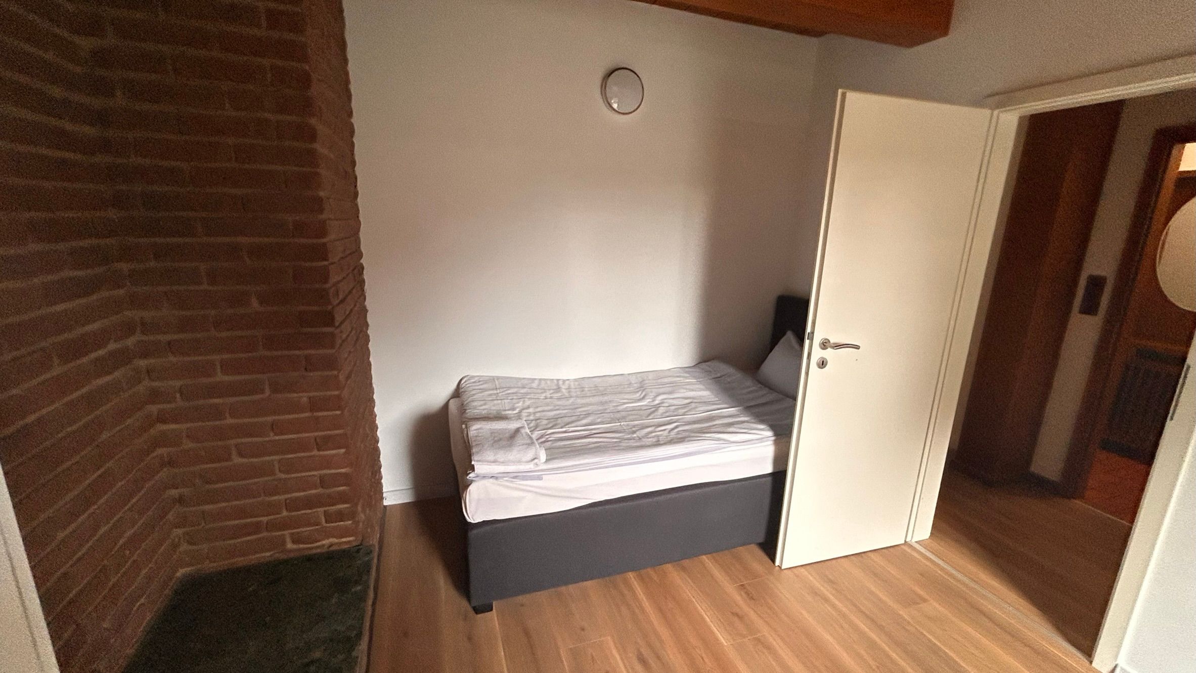 Charming Apartment In A Quiet Location With Ideal Connections - Charming apartment in a quiet location with ideal connections - Gallery - 5