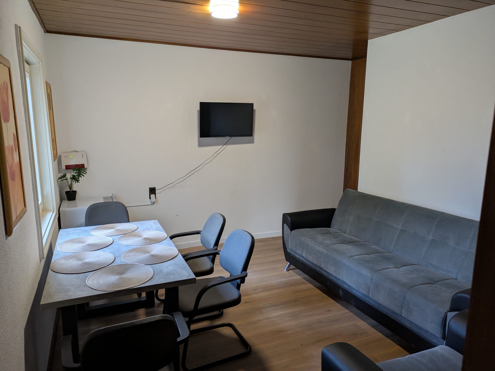 Charming Apartment In A Quiet Location With Ideal Connections - Charming apartment in a quiet location with ideal connections - Gallery - 3