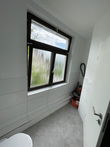 Spacious 4-Bedroom Apartment with Modern Amenities - Gallery - 10