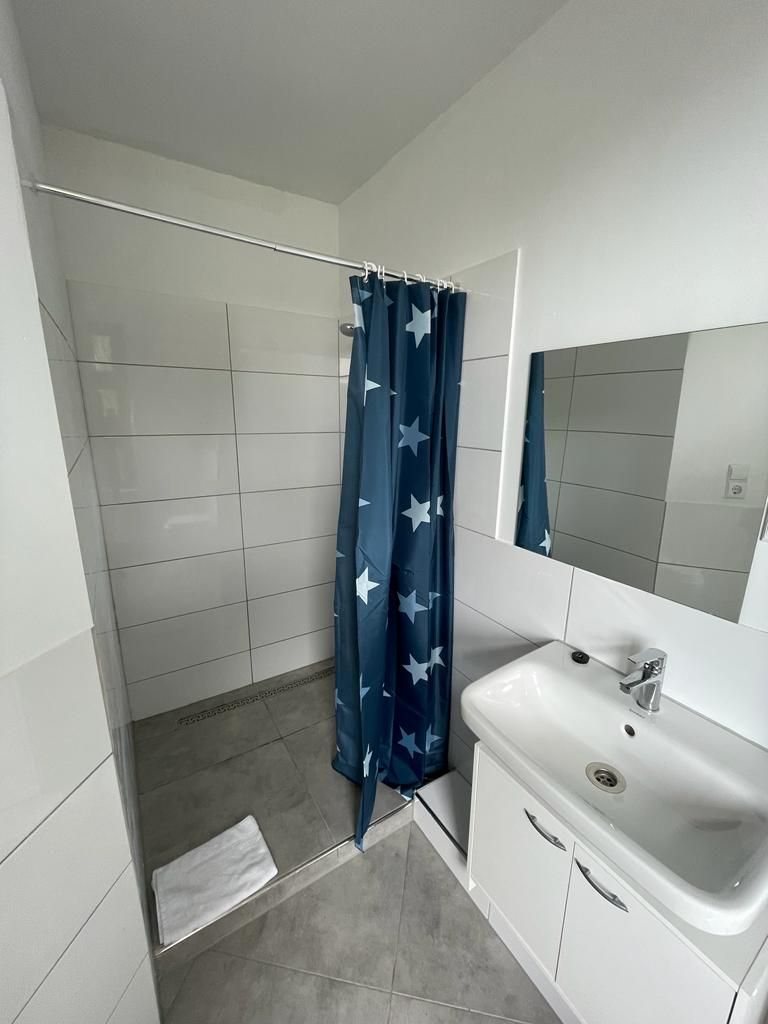 Spacious 4-Bedroom Apartment With Modern Amenities - Spacious 4-Bedroom Apartment with Modern Amenities - Gallery - 10
