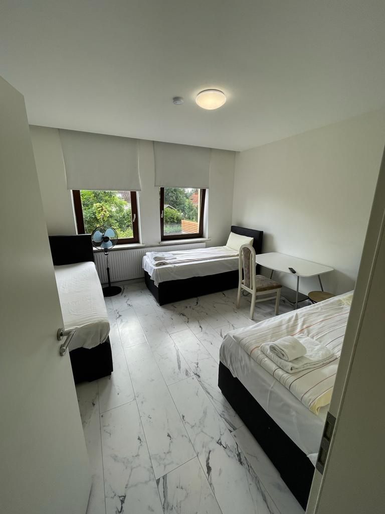 Spacious 4-Bedroom Apartment With Modern Amenities - Spacious 4-Bedroom Apartment with Modern Amenities - Gallery - 21