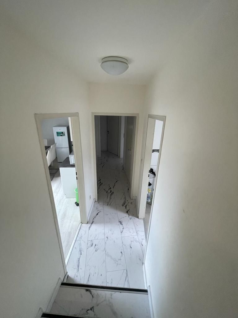Spacious 4-Bedroom Apartment With Modern Amenities - Spacious 4-Bedroom Apartment with Modern Amenities - Gallery - 12