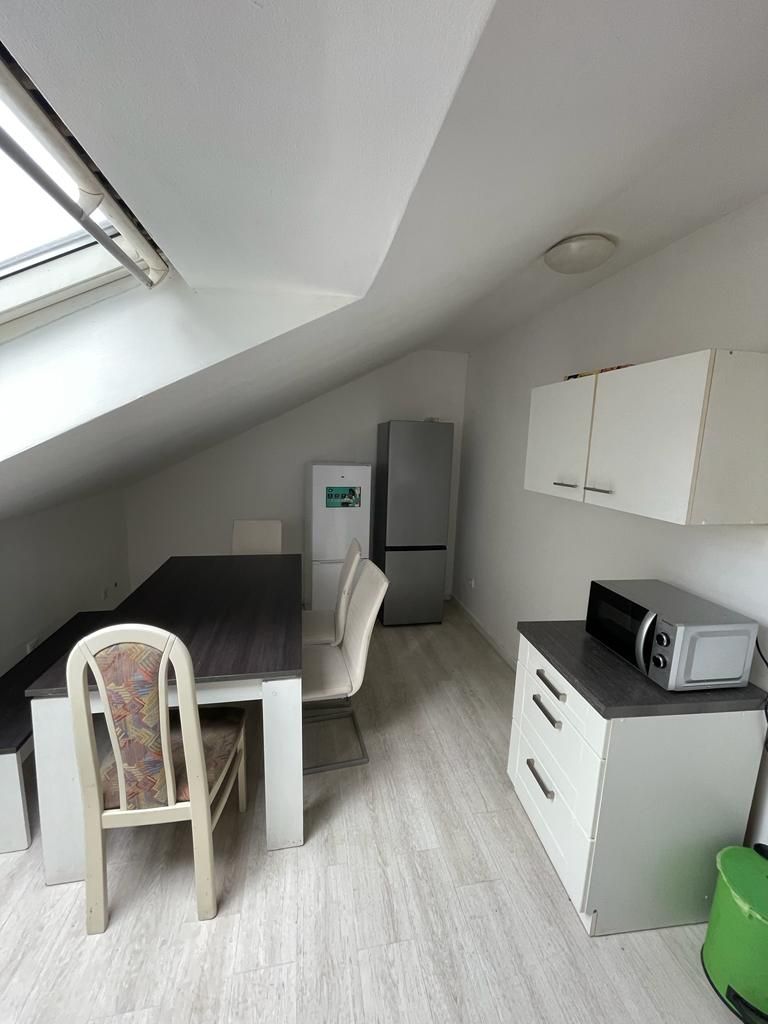 Spacious 4-Bedroom Apartment With Modern Amenities - Spacious 4-Bedroom Apartment with Modern Amenities - Gallery - 4