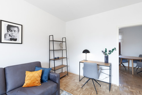 Flat with balcony near the city - Gallery - 14