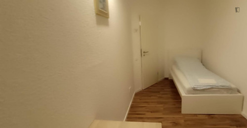 Comfy single bedroom near Ostentor station - Gallery - 4