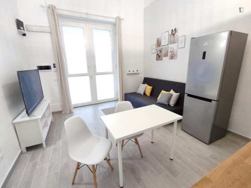 Comfortable 1-bedroom apartment in the Polyclinic and Russian Church area  - Gallery -  5