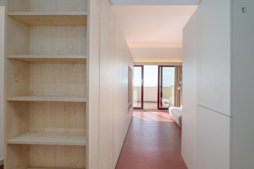 1-bedroom Apartment with outdoor area, close to Santo Ovídio Metro