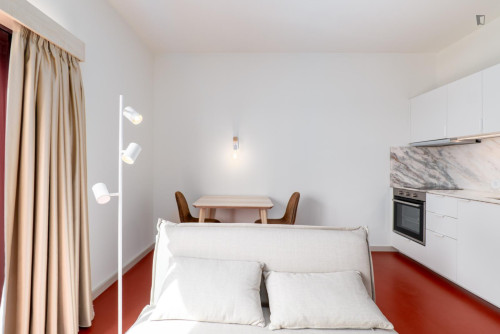 1-bedroom Apartment with outdoor area, close to Santo Ovídio Metro - Gallery - 18