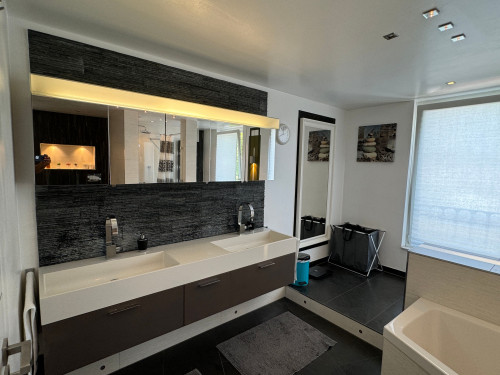 Spacious 3-Bedroom house with Under-floor heating, Private Garden & Parking – Easy access from Subway & Autobahn - Gallery - 43