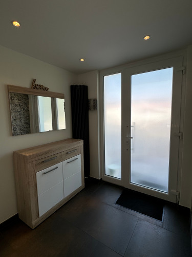 Spacious 3-Bedroom house with Under-floor heating, Private Garden & Parking – Easy access from Subway & Autobahn - Gallery - 22