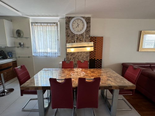 Spacious 3-Bedroom house with Under-floor heating, Private Garden & Parking – Easy access from Subway & Autobahn - Gallery - 5