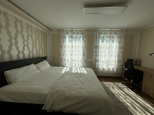 Spacious 3-Bedroom house with Under-floor heating, Private Garden & Parking – Easy access from Subway & Autobahn - Gallery - 13