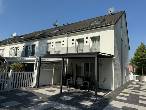 Spacious 3-Bedroom house with Under-floor heating, Private Garden & Parking – Easy access from Subway & Autobahn - Gallery - 36