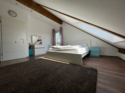 Spacious 3-Bedroom house with Under-floor heating, Private Garden & Parking – Easy access from Subway & Autobahn - Gallery - 15