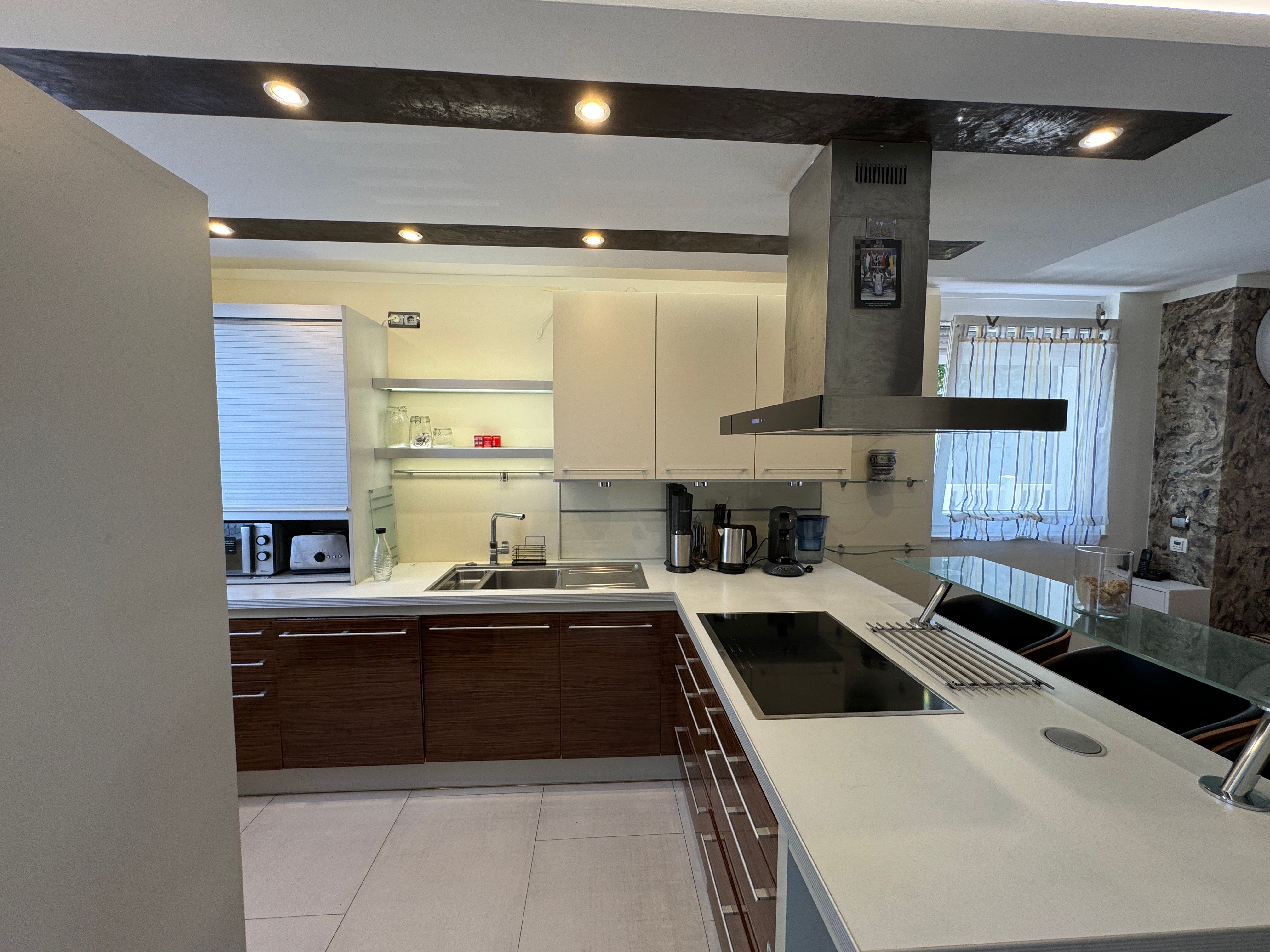 Spacious 3-Bedroom House With Under-Floor Heating, Private Garden & Parking – Easy Access From Subwa - 45