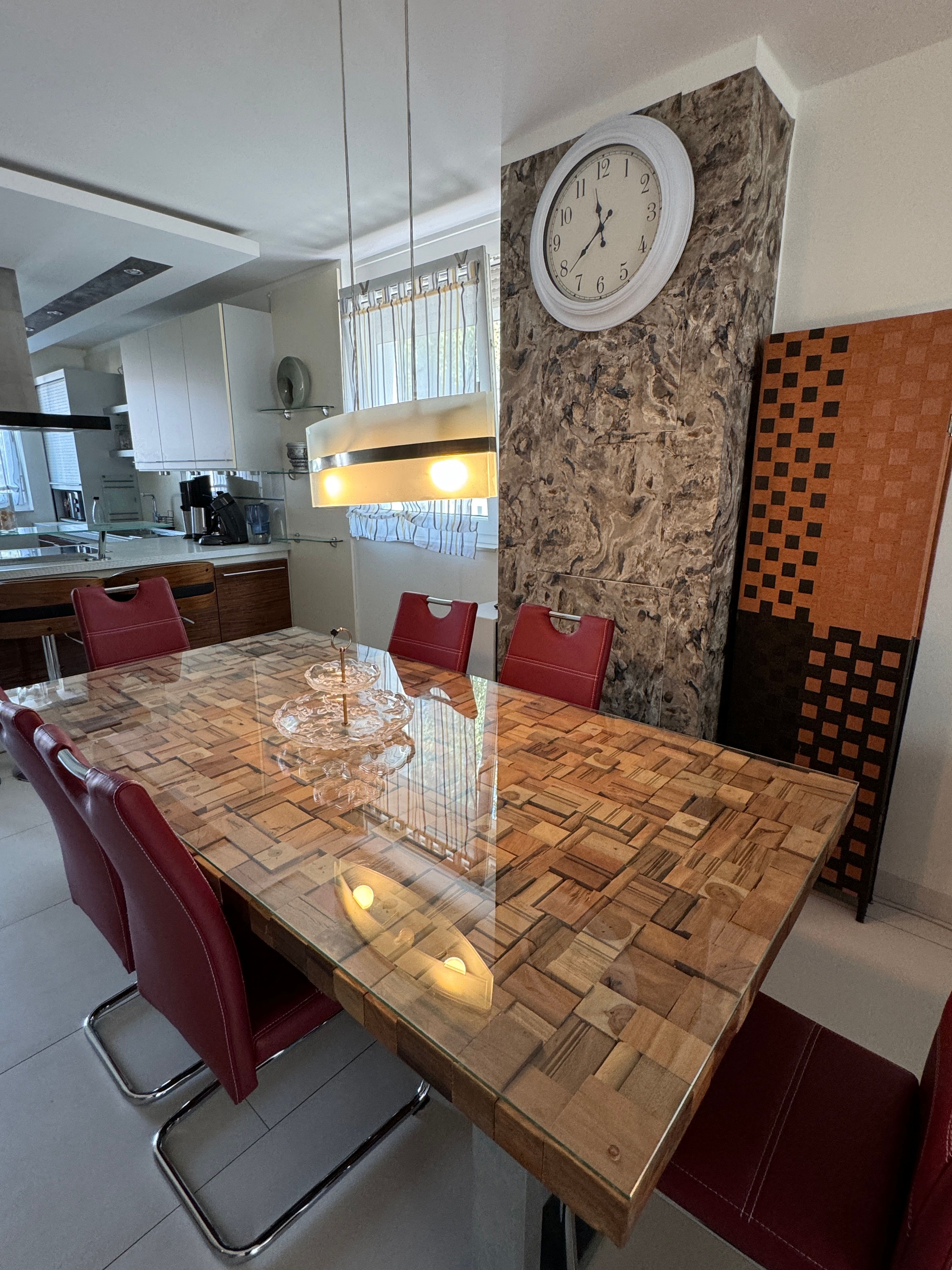 Spacious 3-Bedroom House With Under-Floor Heating, Private Garden & Parking – Easy Access From Subwa - 22