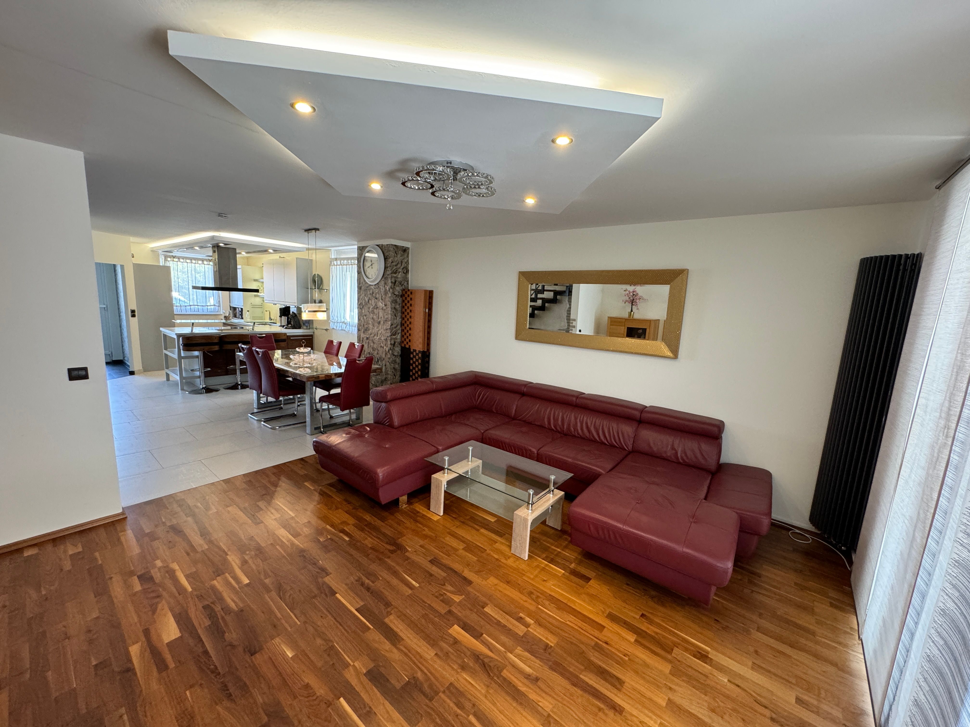 Spacious 3-Bedroom House With Under-Floor Heating, Private Garden & Parking – Easy Access From Subwa - 50