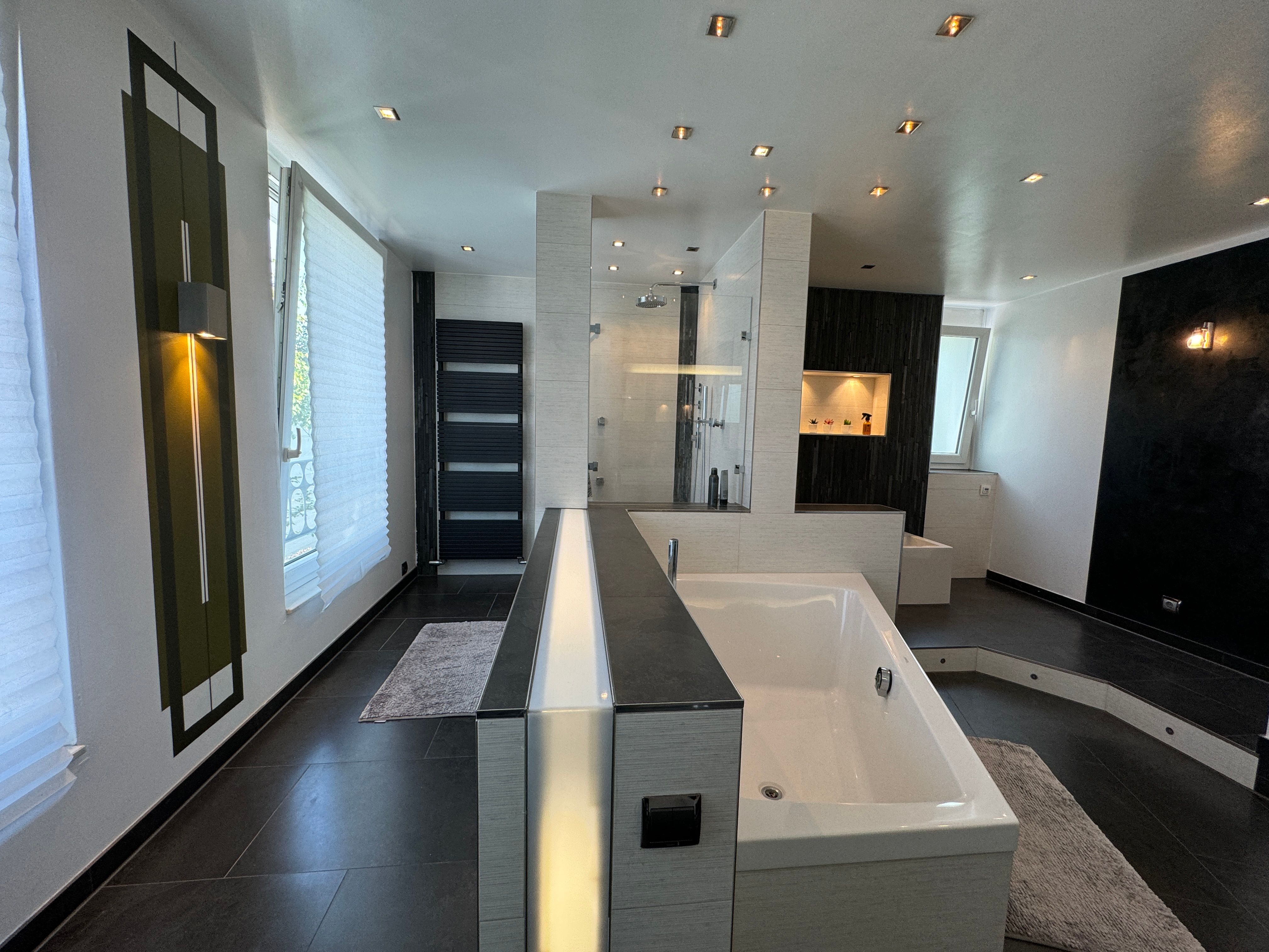 Spacious 3-Bedroom House With Under-Floor Heating, Private Garden & Parking – Easy Access From Subwa - 23