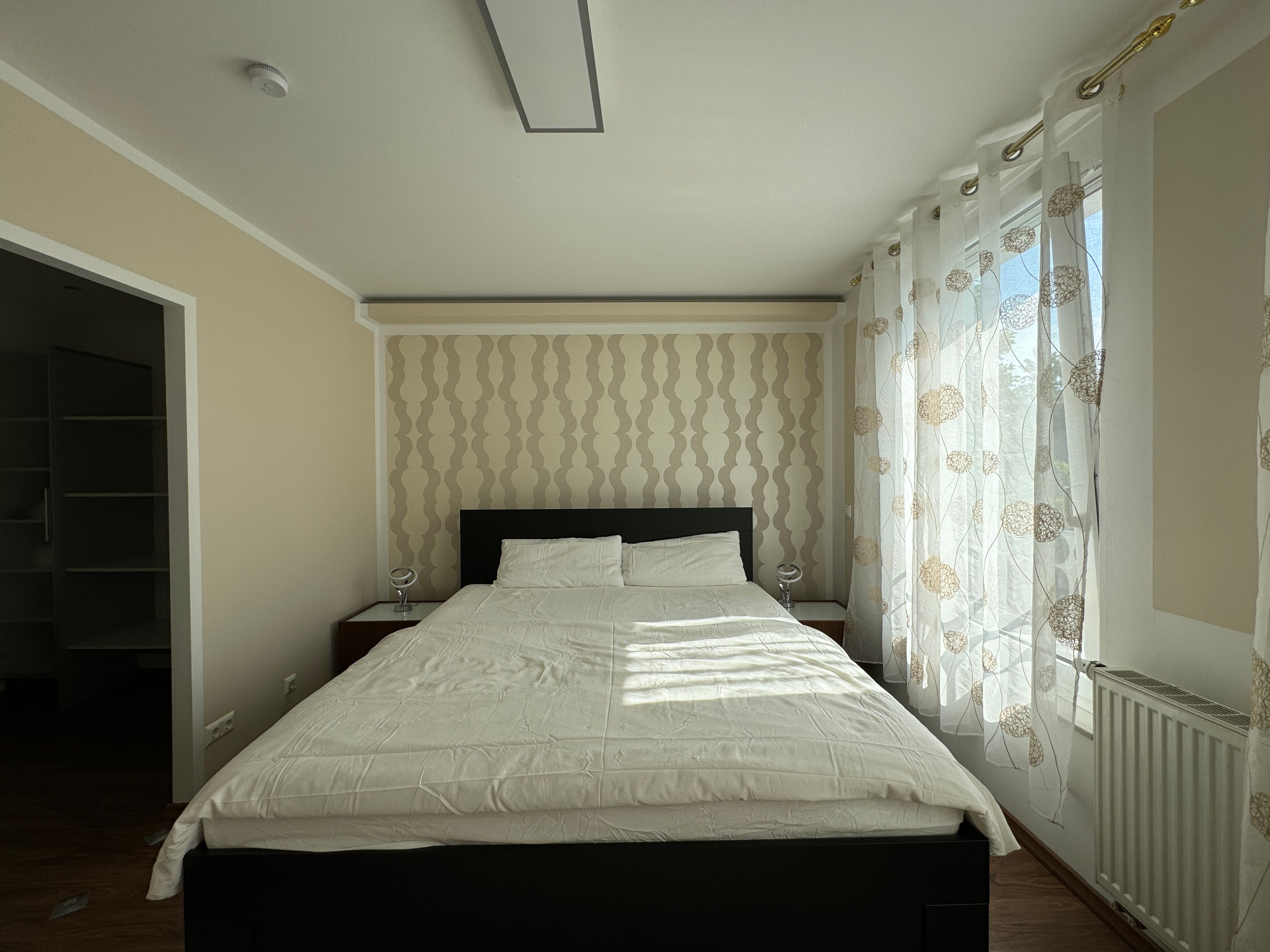 Spacious 3-Bedroom House With Under-Floor Heating, Private Garden & Parking – Easy Access From Subwa - 14