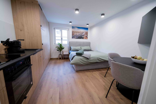 WE3 | ALL-INCLUSIVE LUXUS-APARTMENT IN DER ALTSTADT. - AB 1 MONAT ZU MIETEN.