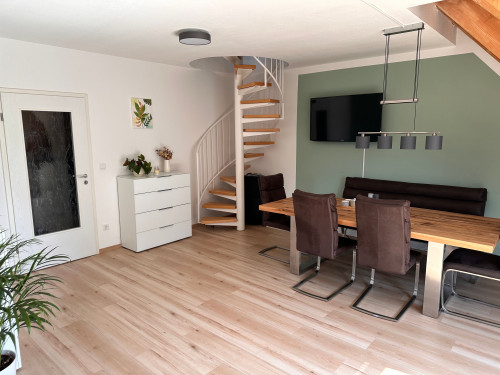 Light-flooded 3.5 room maisonette apartment