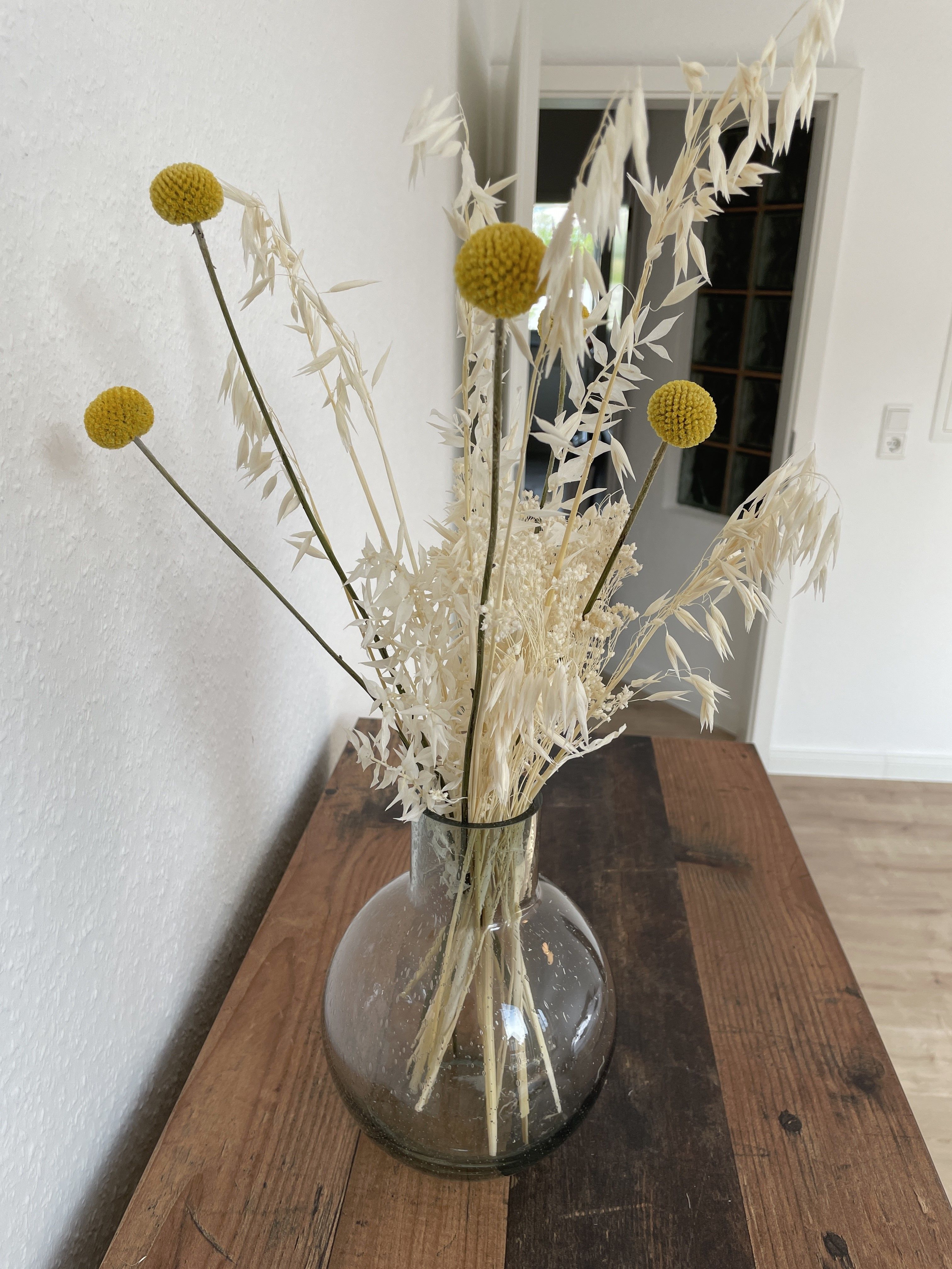 Central 82m² | Modern & Stylish | Perfect For 4 | Parking Inclusive - 2