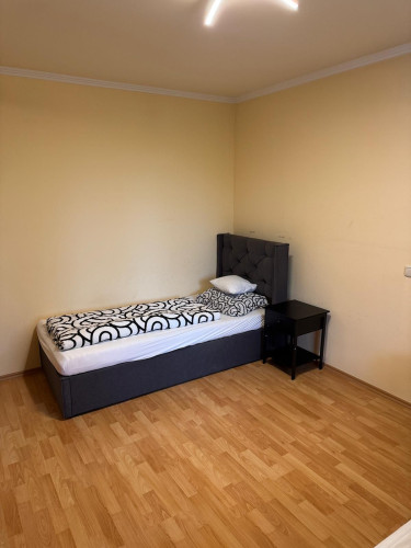 Voll ausgestattete 5-Zimmer-Wohnung mit Riesenbalkon & Küche