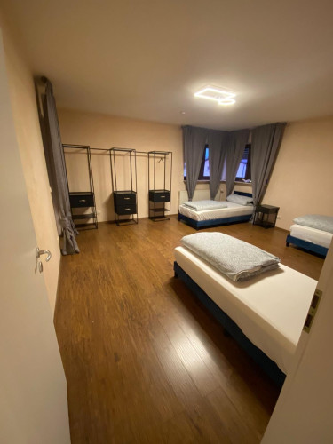 Voll ausgestattete 5-Zimmer-Wohnung mit Riesenbalkon & Küche - Gallery - 9
