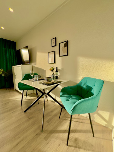 M&D Apartments near Stadium with Air Conditioning – Netflix – Kitchen – Sunset View – Balcony