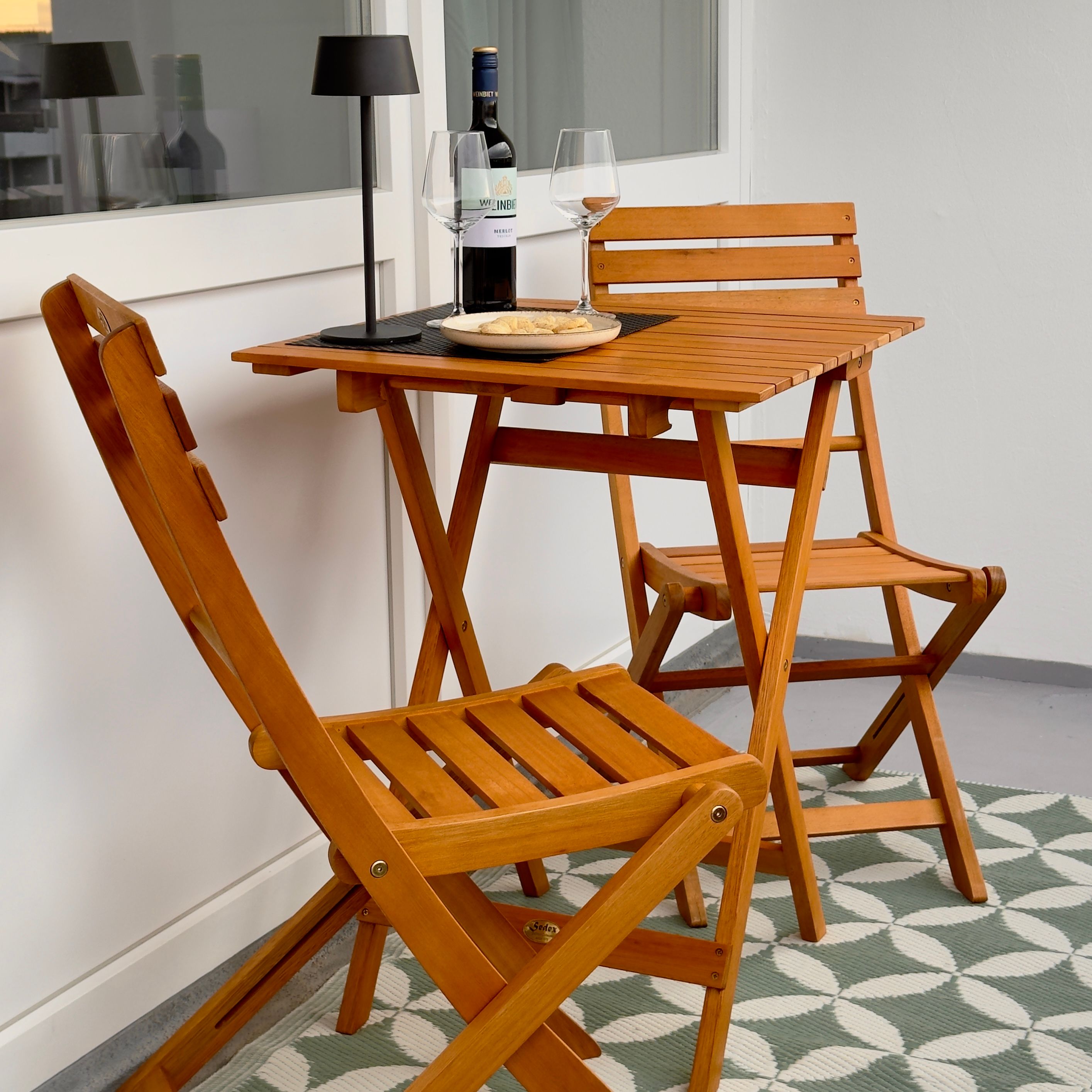 M&D Apartments Near Stadium With Air Conditioning – Netflix – Kitchen – Sunset View – Balcony - 3