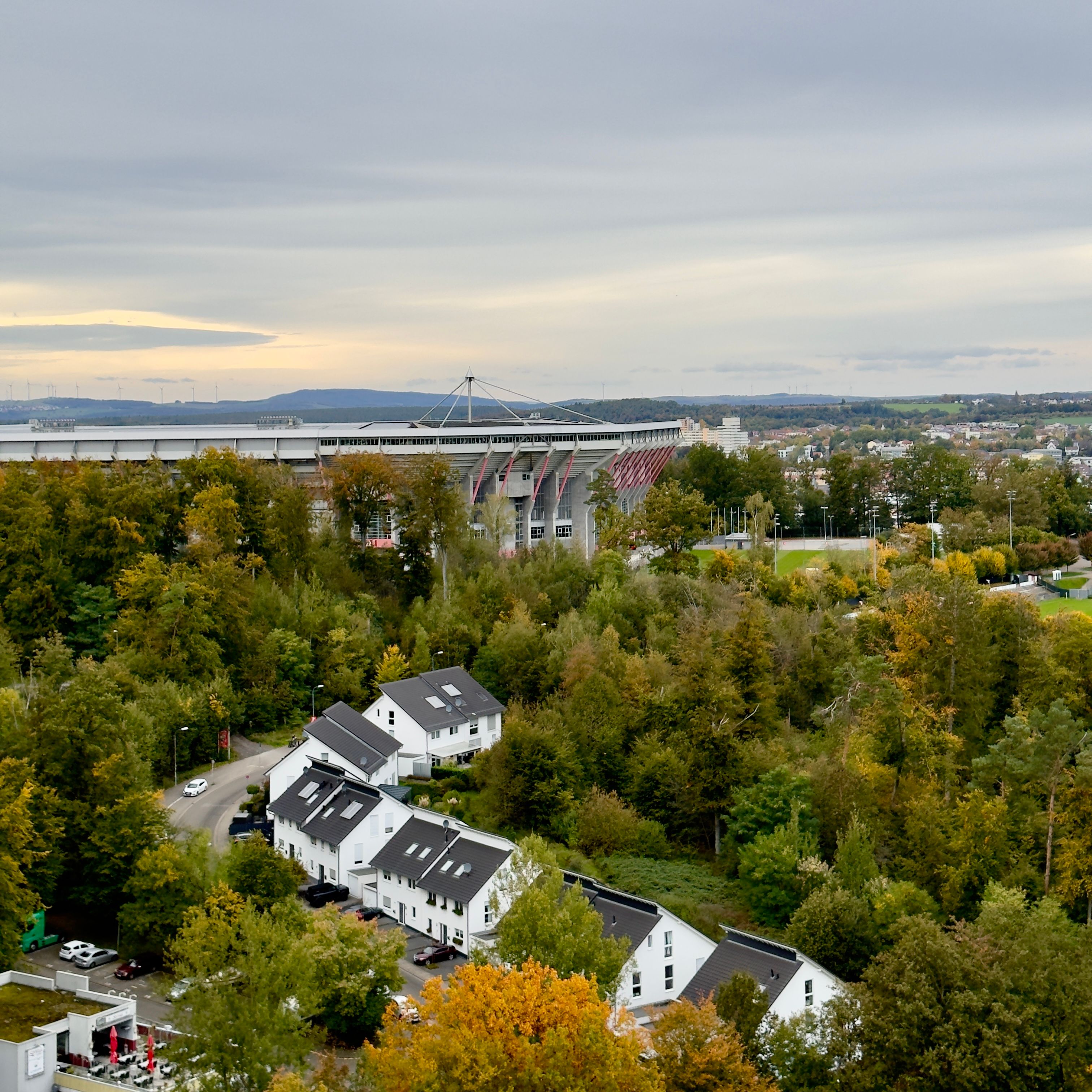 M&D Apartments Near Stadium With Air Conditioning – Netflix – Kitchen – Sunset View – Balcony - 5