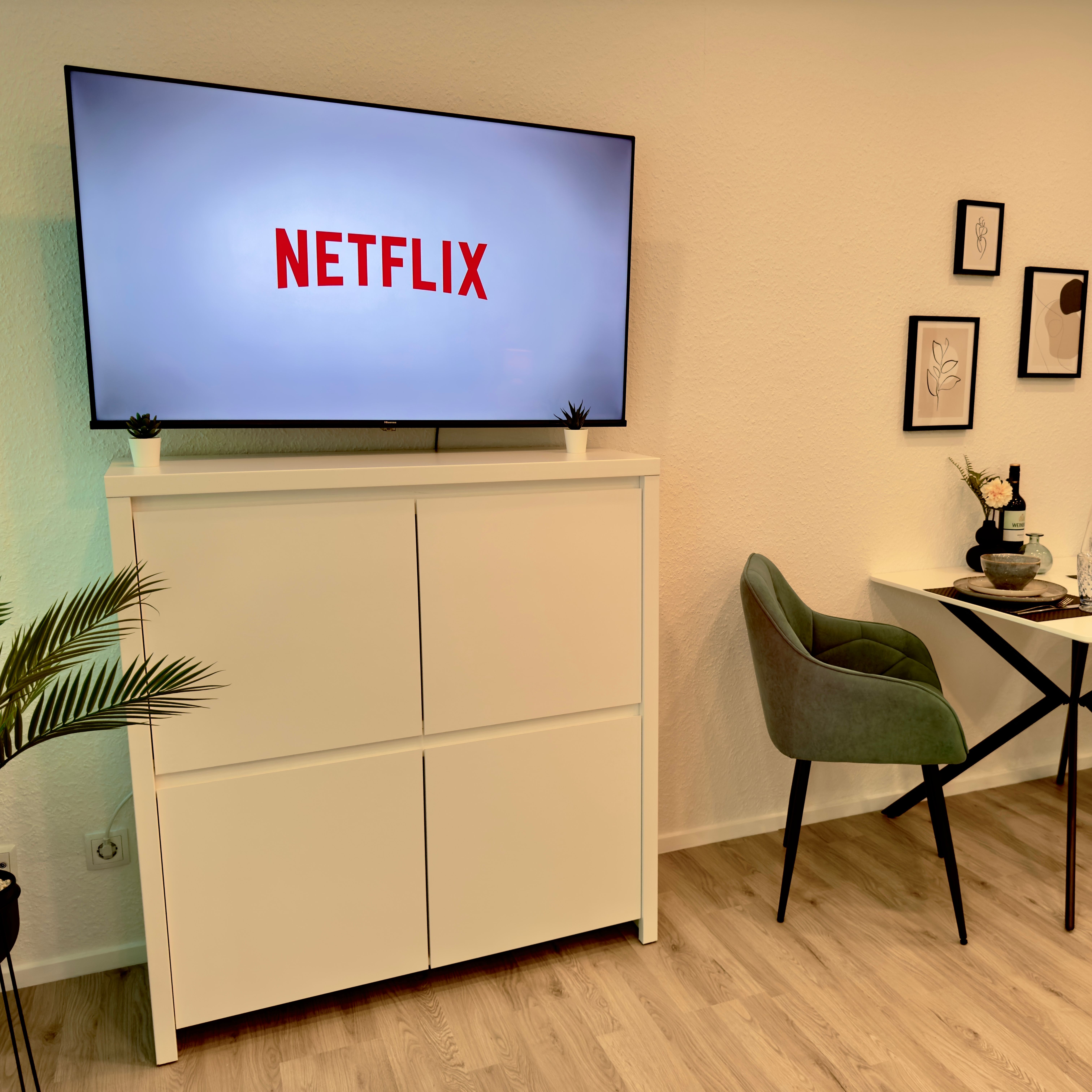 M&D Apartments Near Stadium With Air Conditioning – Netflix – Kitchen – Sunset View – Balcony - 11
