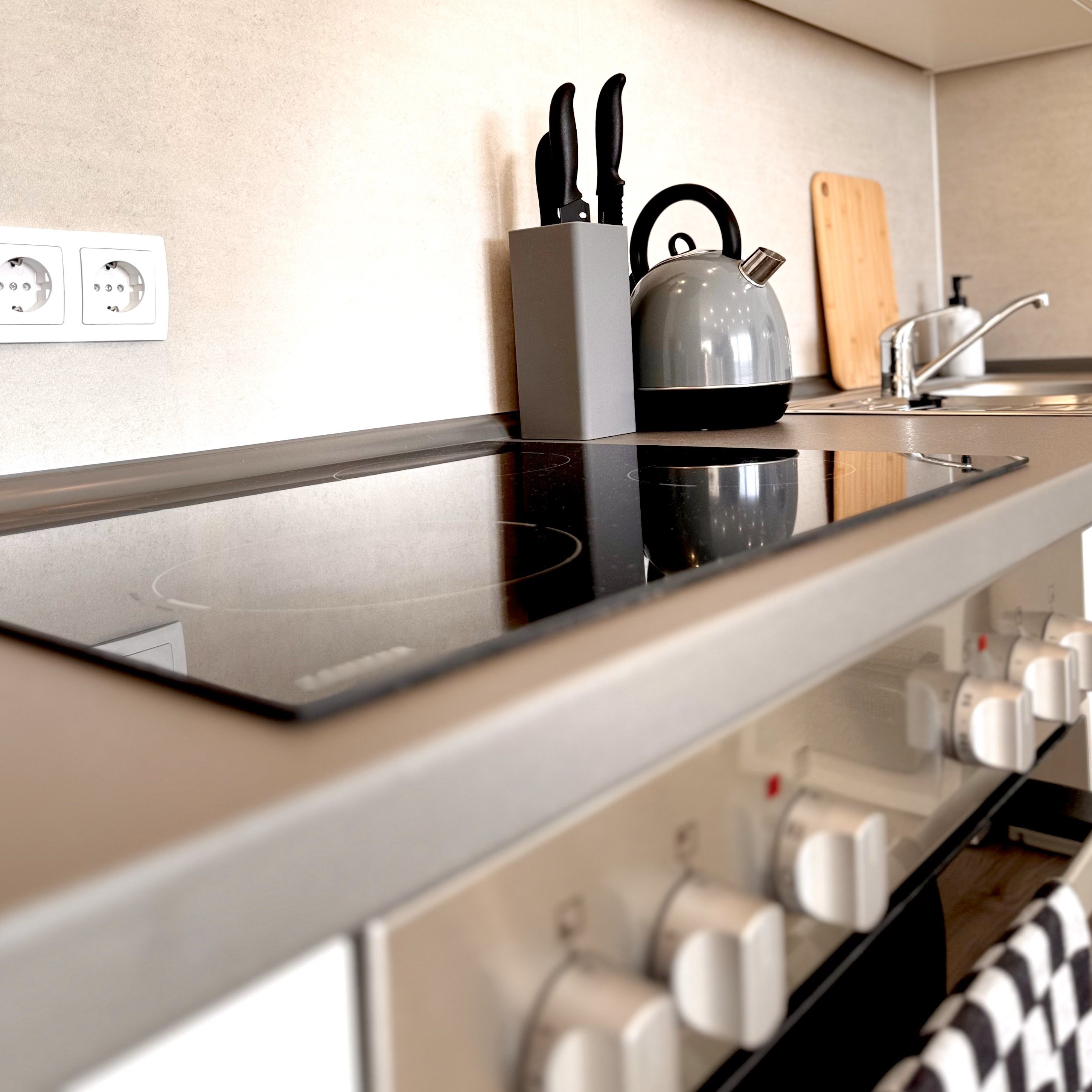 M&D Apartments Near Stadium With Air Conditioning – Netflix – Kitchen – Sunset View – Balcony - 15