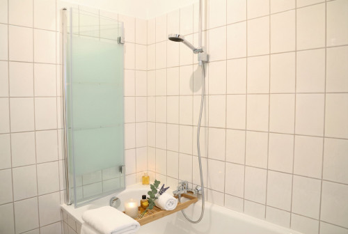 MILPAU Bottrop 2 - Modern and central premium apartment with queen size bed - Netflix, Nespresso and Smart TV - Gallery - 9