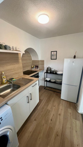 Modern Top-Floor Apartment for up to 4 People in Neumünster - Gallery - 6