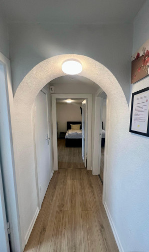 Modern Top-Floor Apartment for up to 4 People in Neumünster - Gallery - 9
