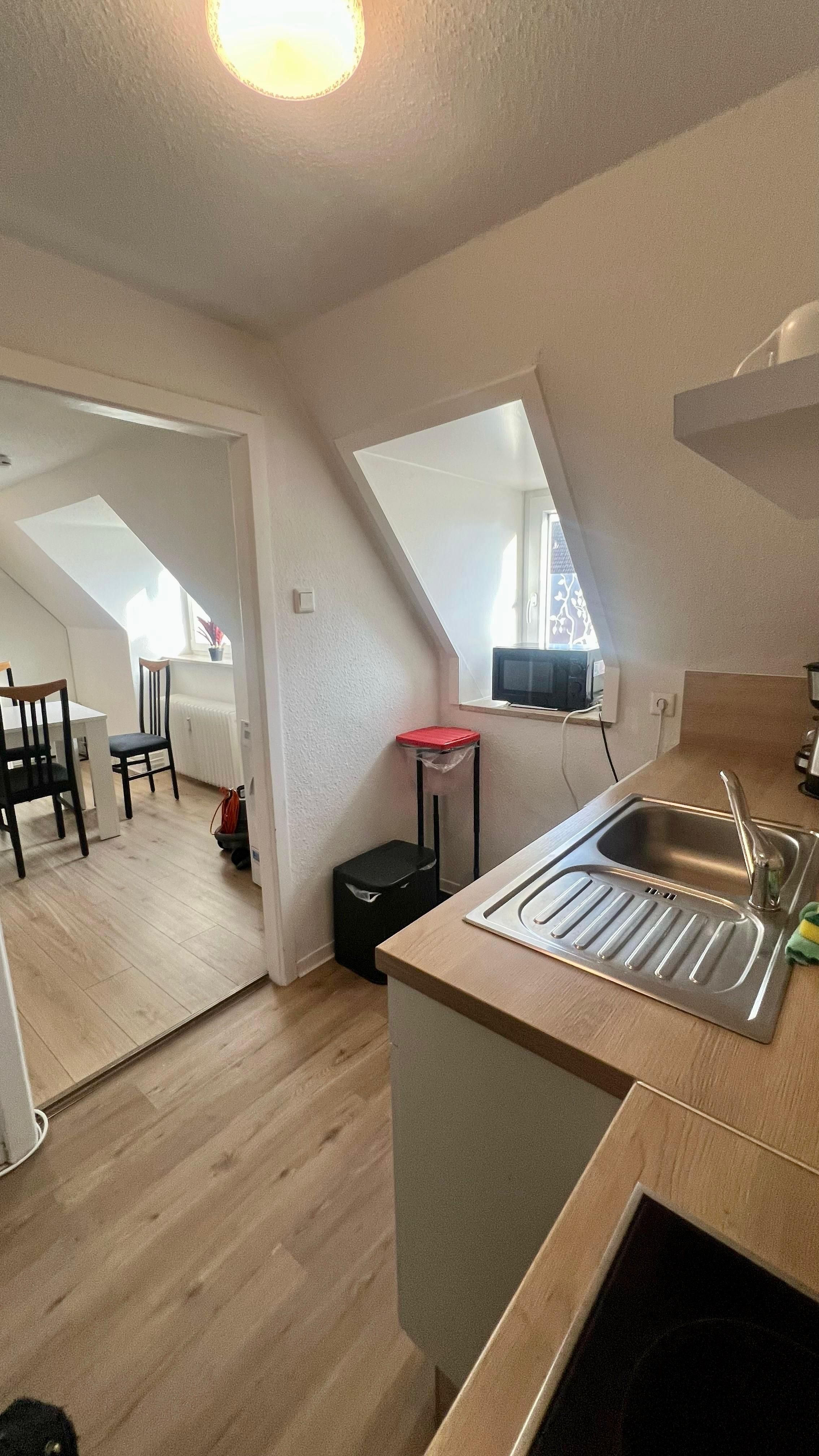  Modern Top-Floor Apartment For Up To 4 People In Neumünster  -  Modern Top-Floor Apartment for up to 4 People in Neumünster  - Gallery -  5
