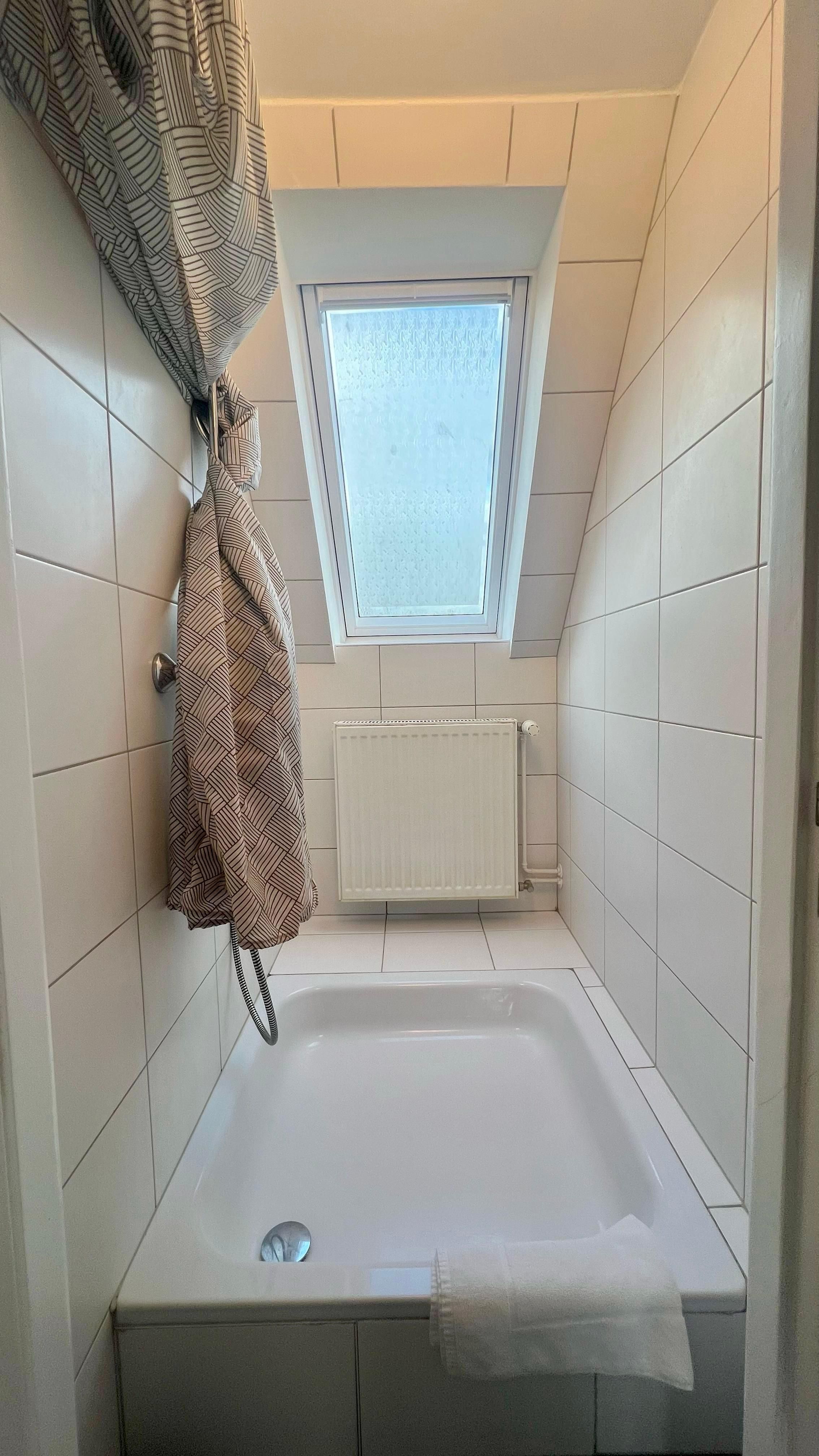  Modern Top-Floor Apartment For Up To 4 People In Neumünster  -  Modern Top-Floor Apartment for up to 4 People in Neumünster  - Gallery -  8